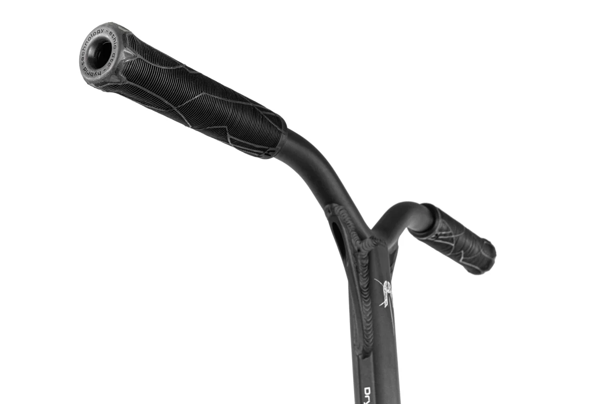 Ethic DTC Erawan V2 Small Complete Scooter - Black - Image 2
