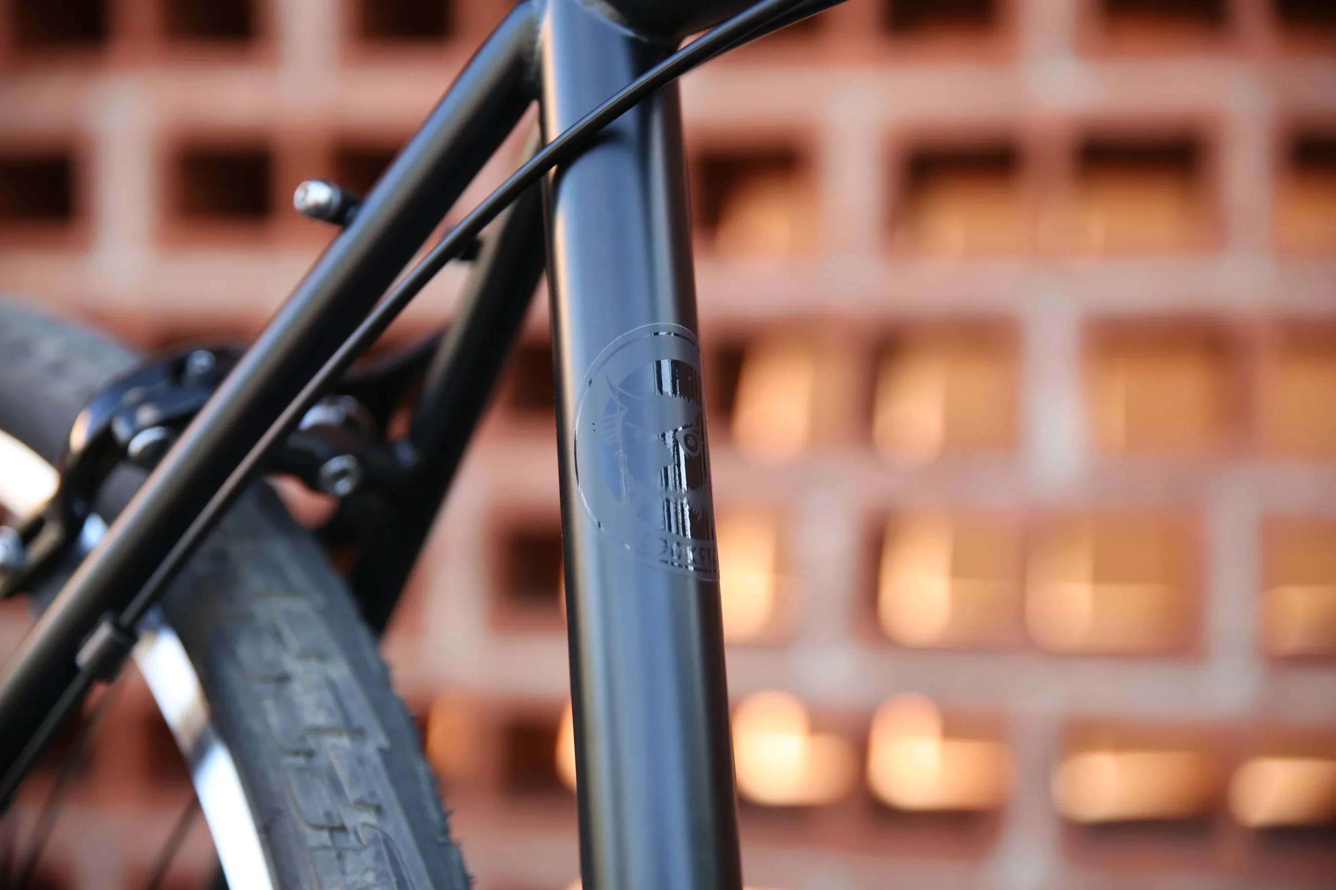Fairdale Lookfar Complete Cruiser Bike - Matte Black - Image 4