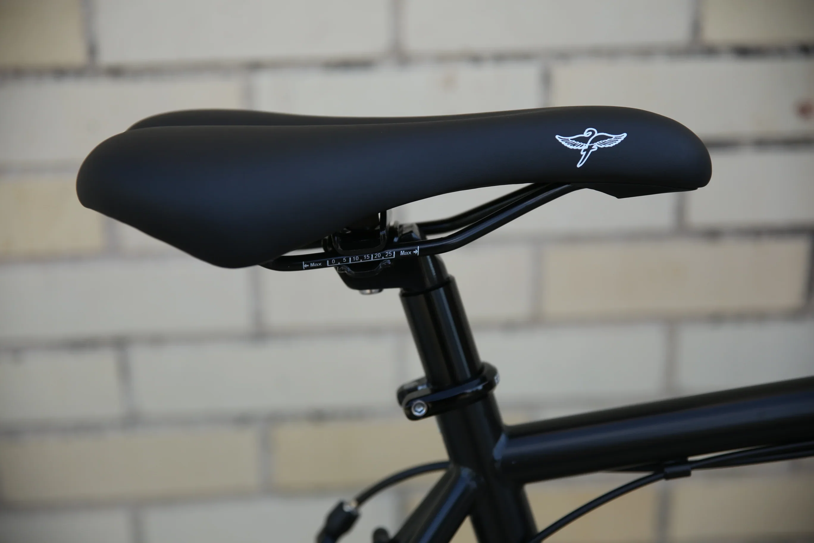 Fairdale Lookfar Complete Cruiser Bike - Matte Black - Image 5
