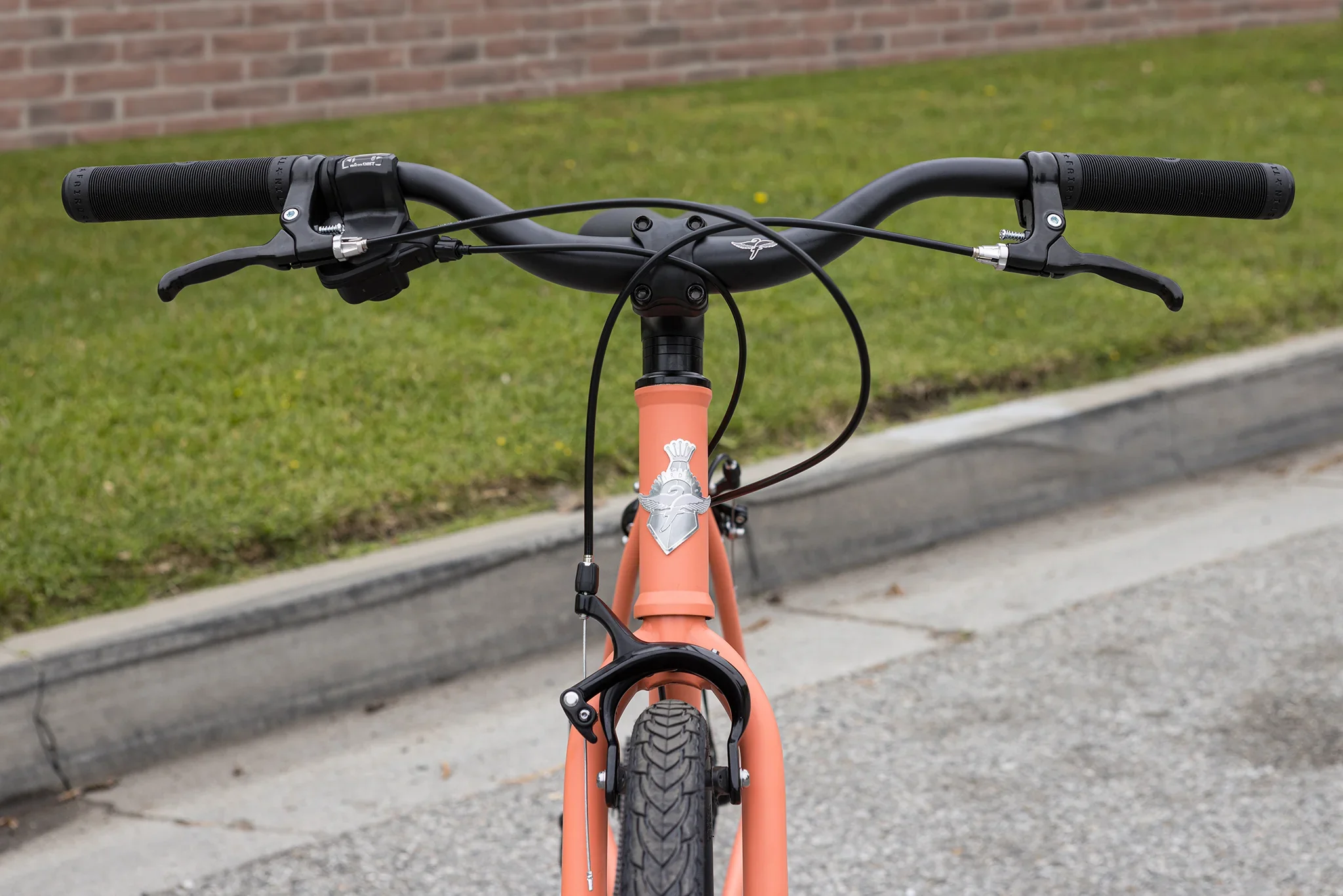 Fairdale Lookfar Step-Thru Complete Cruiser Bike - Matte Coral Red - Image 4