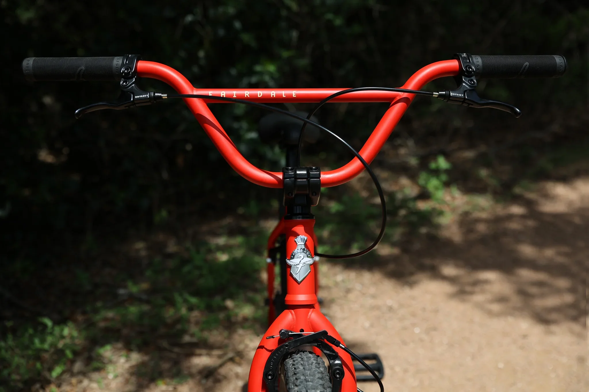 Fairdale Taj 27.5″ Complete Cruiser Bike - Matte Fire Engine Red - Image 4
