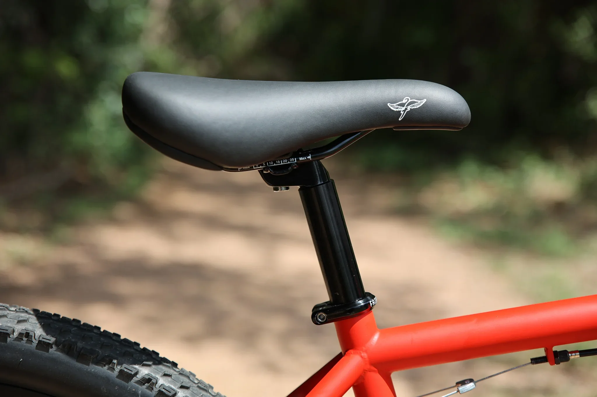 Fairdale Taj 27.5″ Complete Cruiser Bike - Matte Fire Engine Red - Image 9