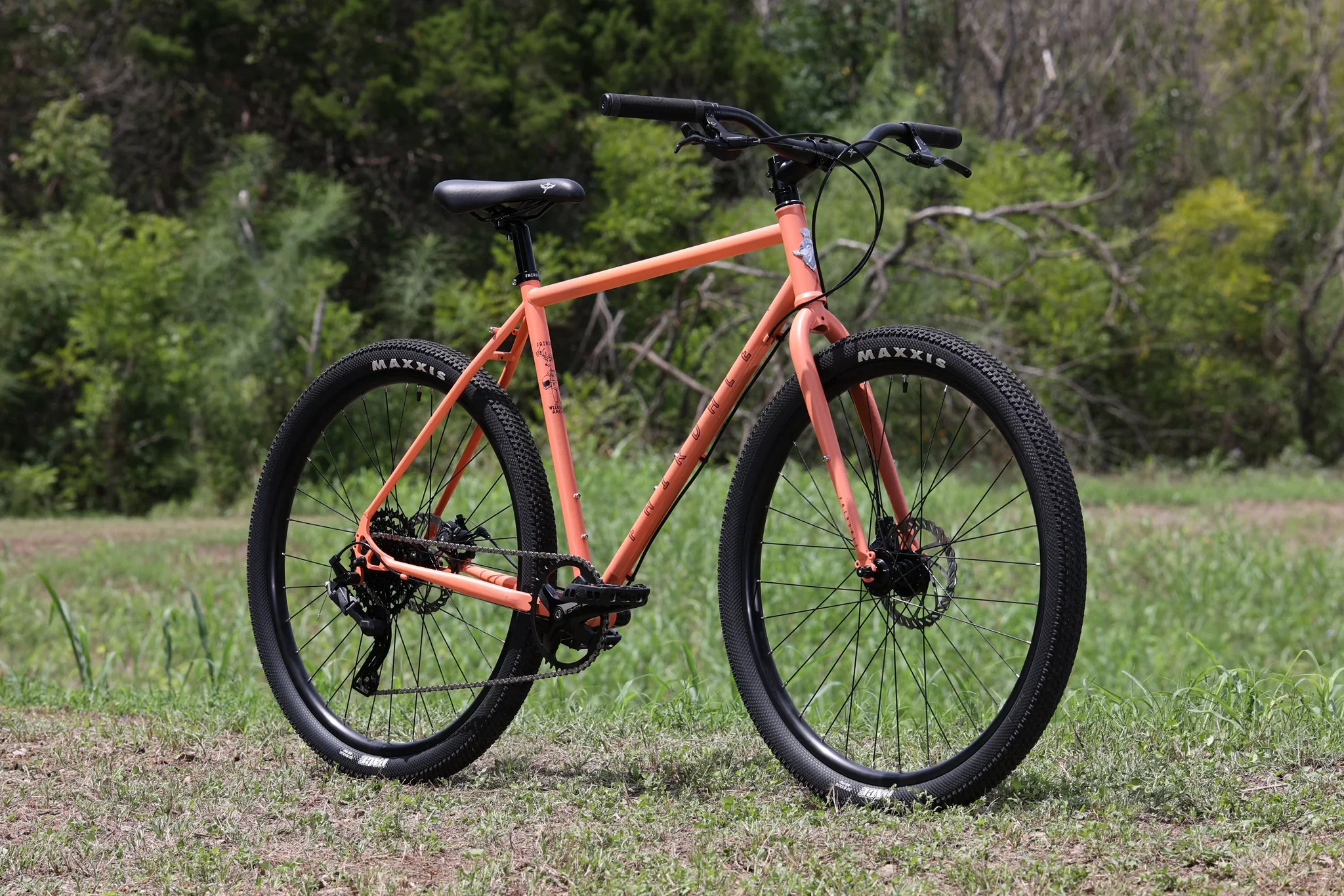 Fairdale Weekender Archer 27.5″ Complete Cruiser Bike - Matte Coral Red - Image 2