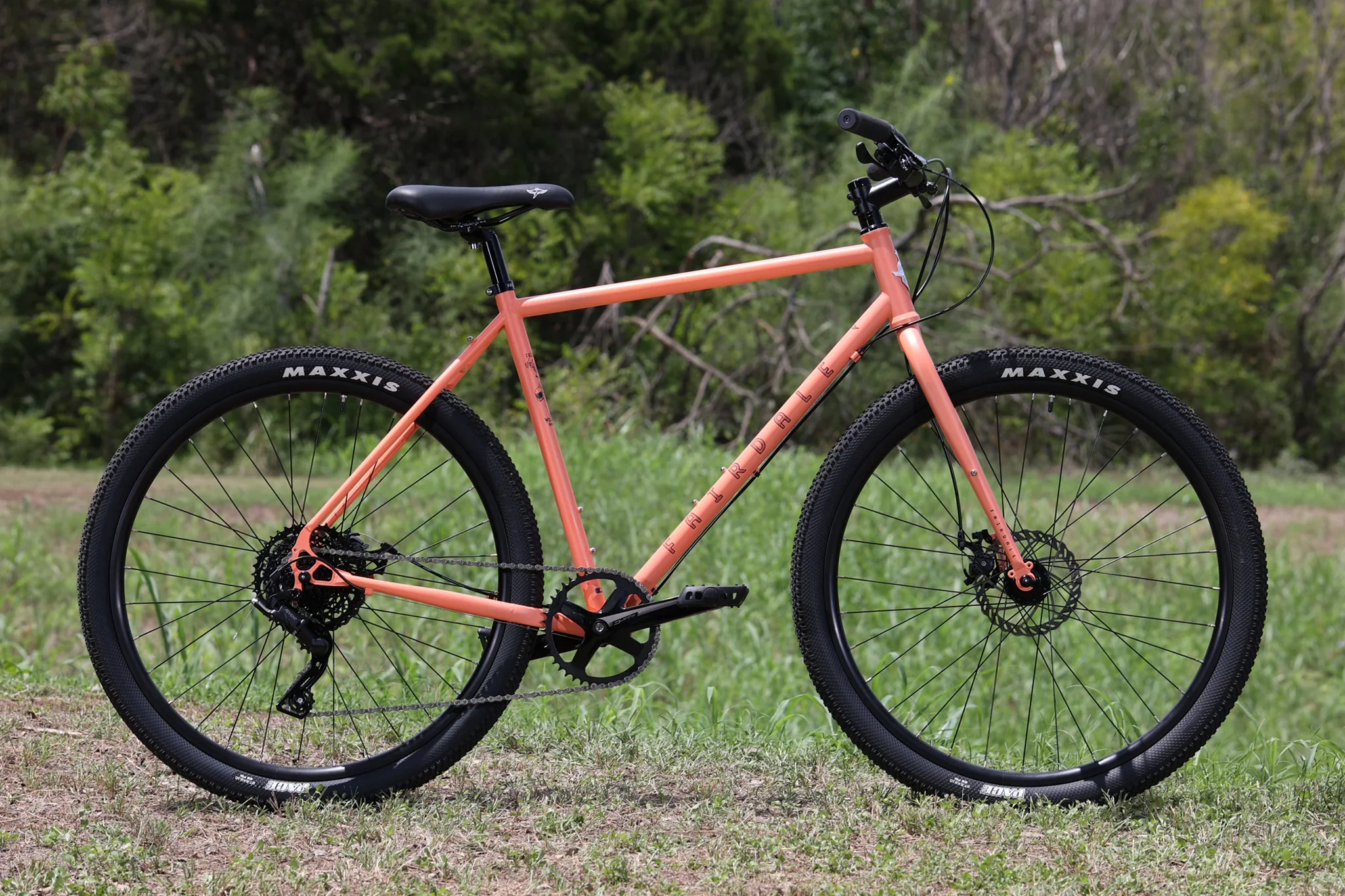 Fairdale Weekender Archer 27.5″ Complete Cruiser Bike - Matte Coral Red - Image 3