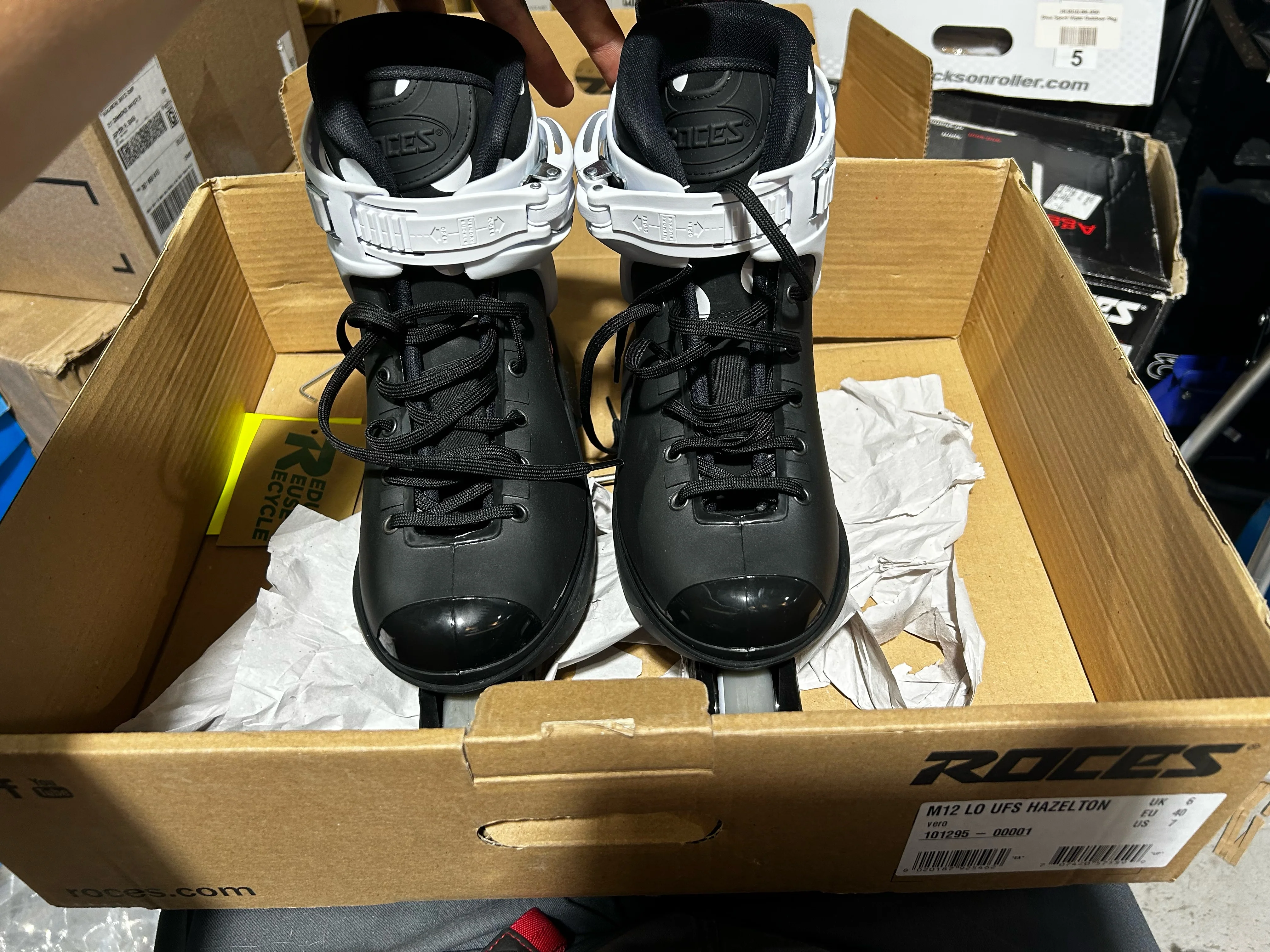 Roces M12 LO UFS Hazelton Floor Model Skates - Vero [Size 7] - Image 3